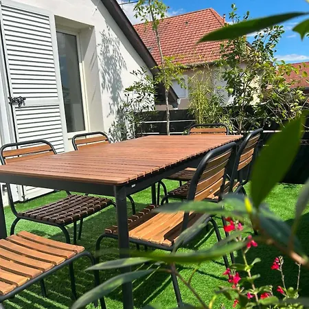 Le 33 , Maison De Charme Au Calme Plein Centre